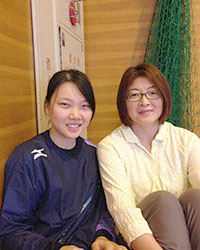 左：侯天妍さん　右：ホストファミリーの川畑由美さん